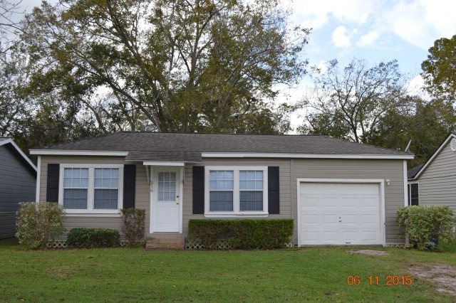 216 3rd St, Brazoria, TX 77422 - photo 1