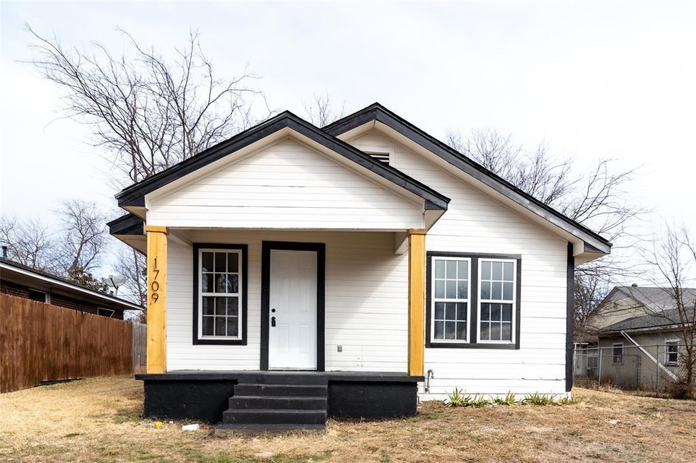 1709 W Johnson St, Denison, TX 75020 - photo 1