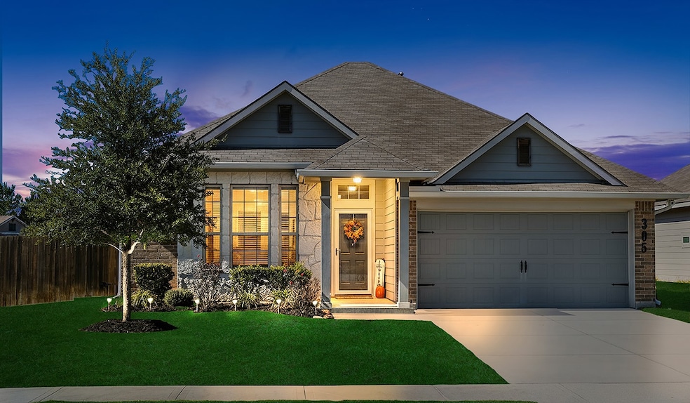 305 Brocks Ct, Montgomery, TX 77356 - photo 1