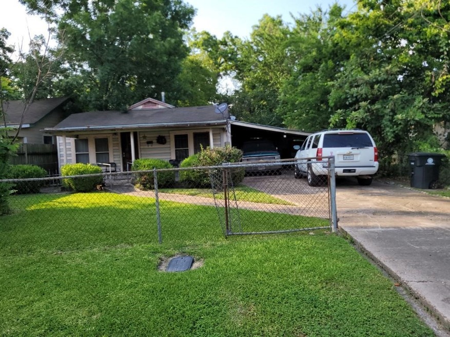 3933 Melbourne St, Houston, TX 77026 - photo 1