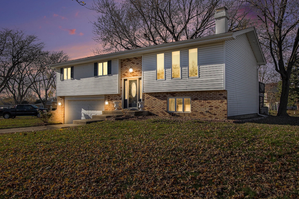 1510 W 94th Ct, Crown Point, IN 46307 - photo 1