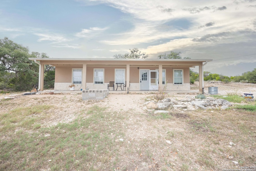 2581 County Road 241, Hondo, TX 78861 - photo 1