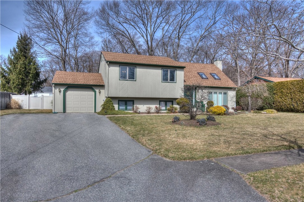 15 Breana Ln, Warwick, RI 02886 - photo 1