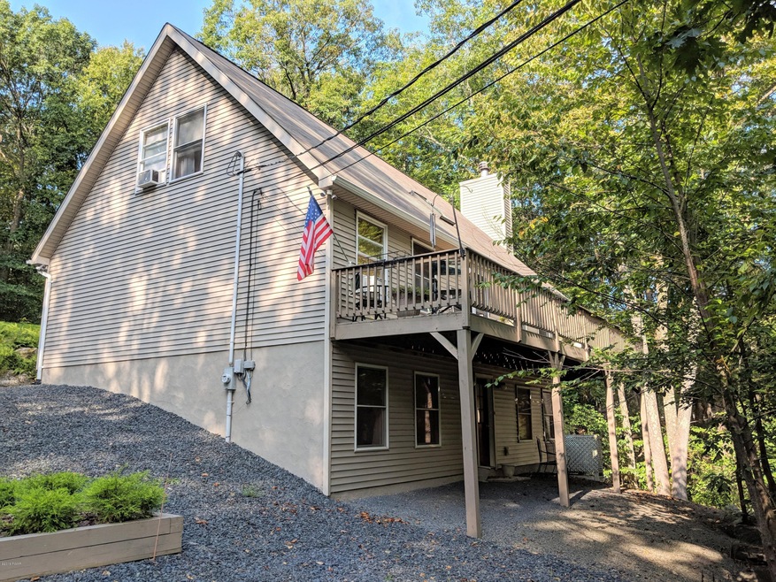 122 Hickory Dr, Hawley, PA 18428 - photo 1