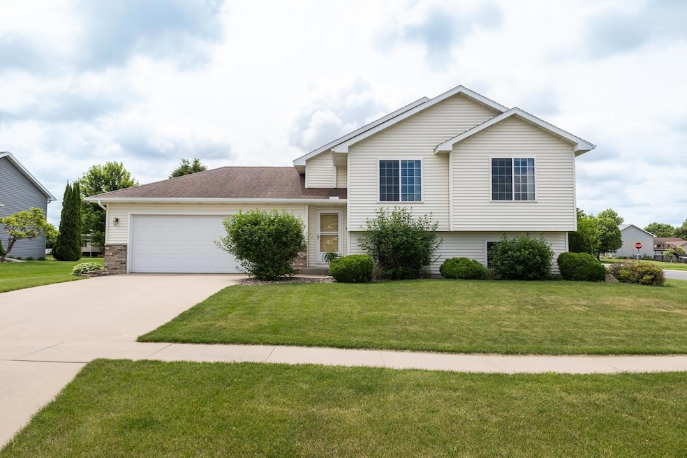 For Sale $349,900 • Co-Listing Agent