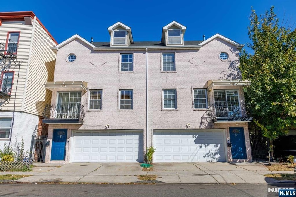 For Rent $2,600/month