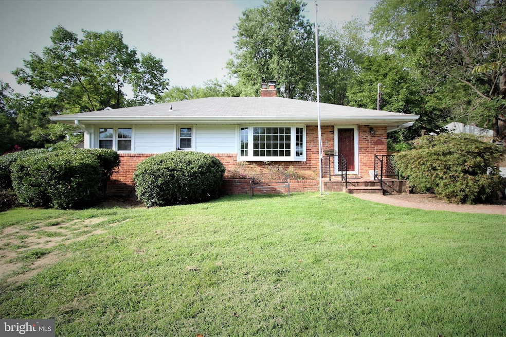 7903 Wellington Rd, Alexandria, VA 22308 - photo 1