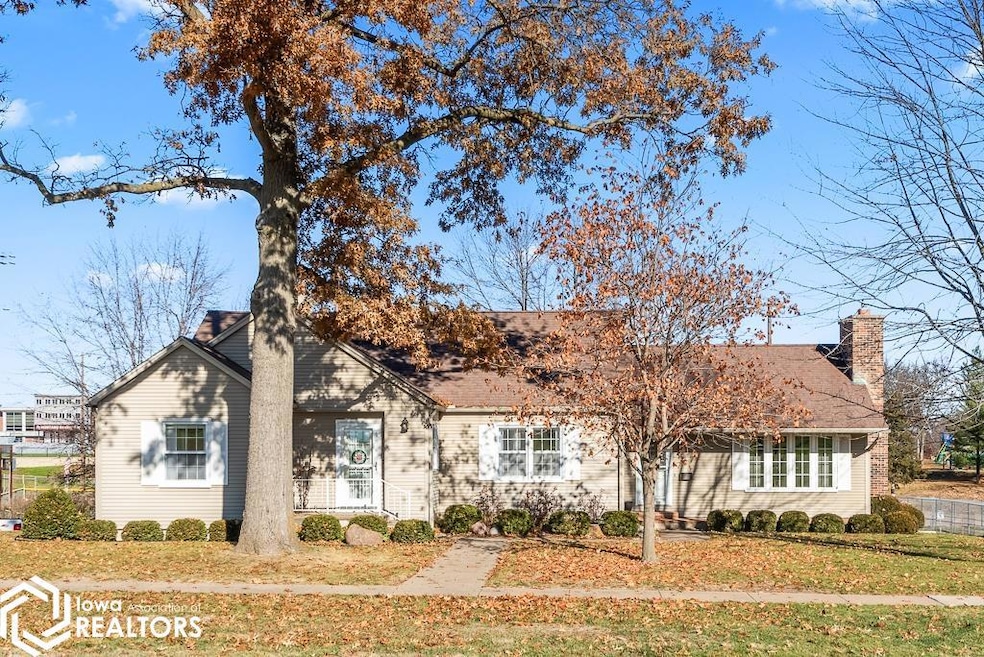 707 E Franklin St, Bloomfield, IA 52537 - photo 1