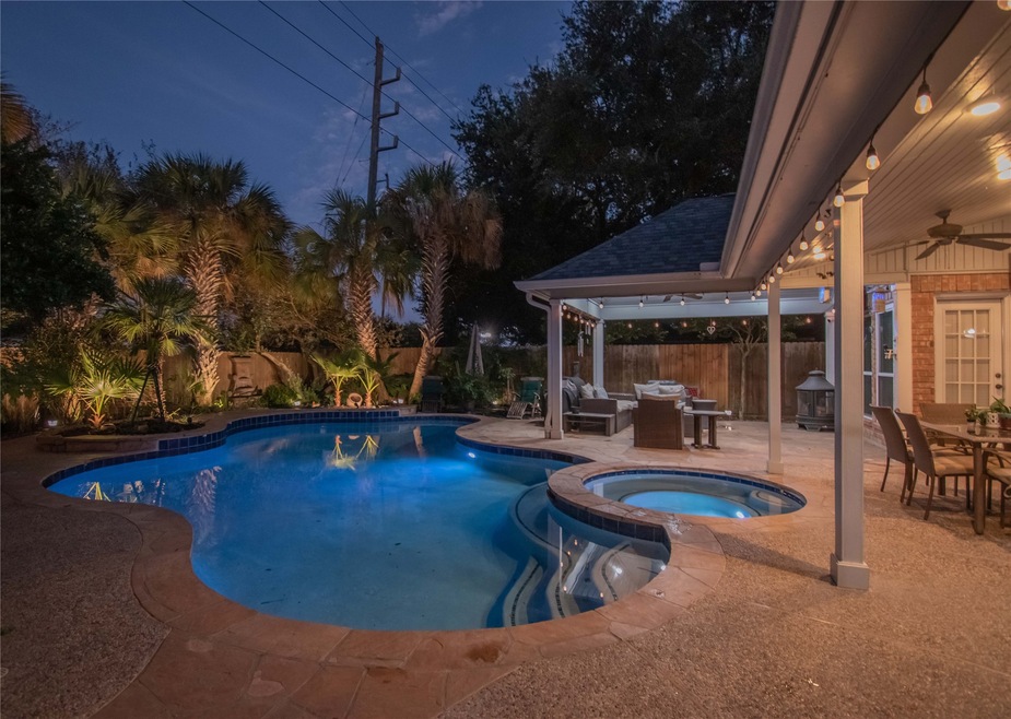 15826 Sweetwater Creek Dr, Houston, TX 77095 - photo 1