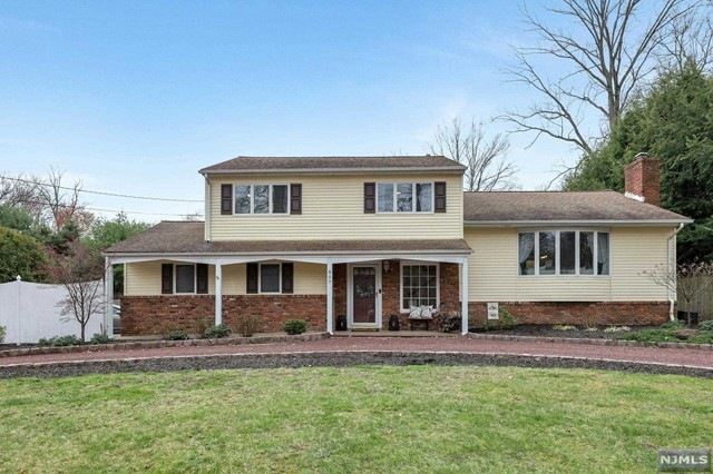 807 Hillsdale Ave, Hillsdale, NJ 07642 - photo 1