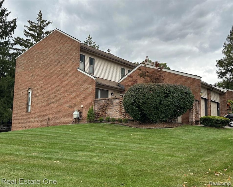 410 Willow Grove Ln unit 17, Rochester Hills, MI 48307 - photo 1
