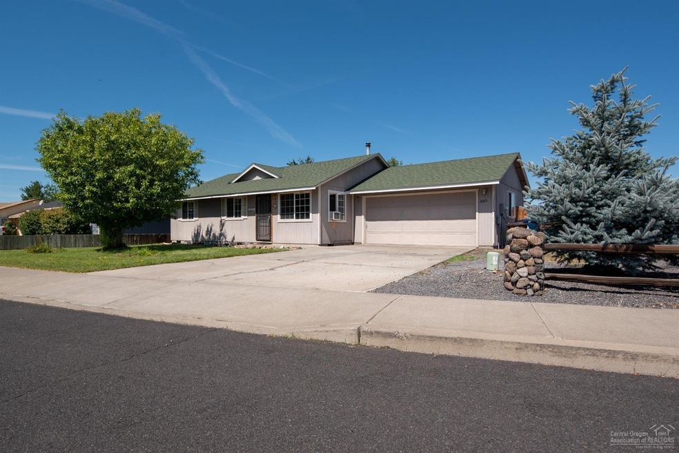 3425 SW Quartz Place, Redmond, OR 97756 - photo 1