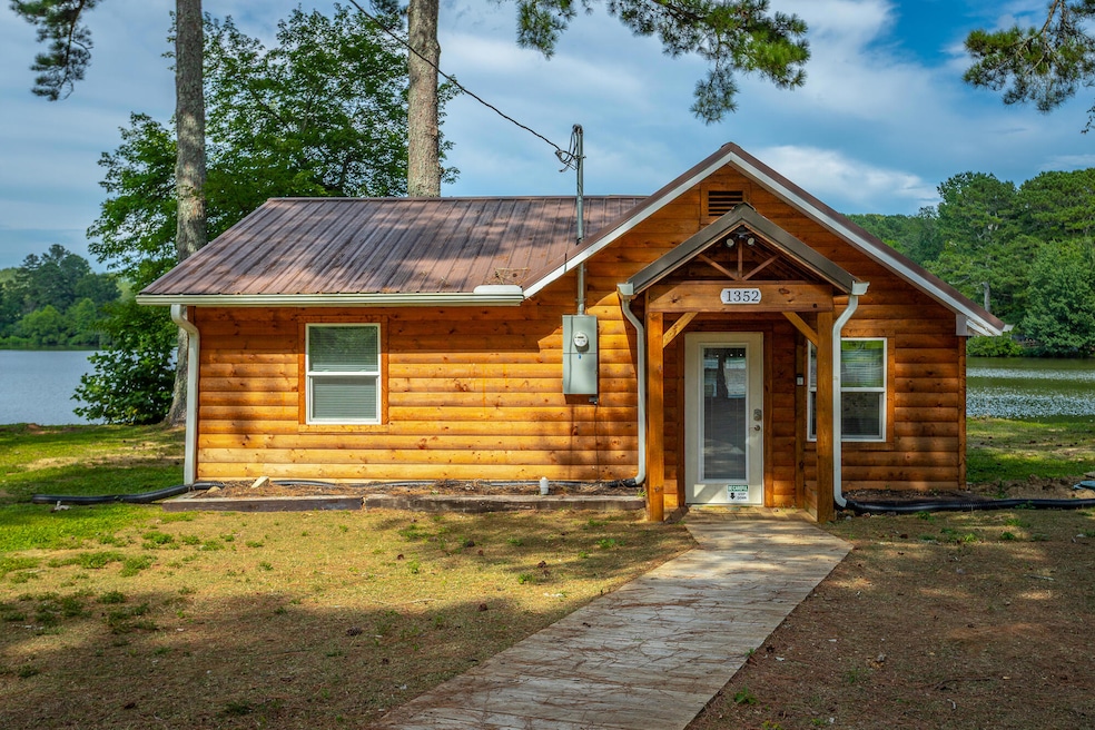 1352 Peggy Ln, Tunnel Hill, GA 30755 - photo 1