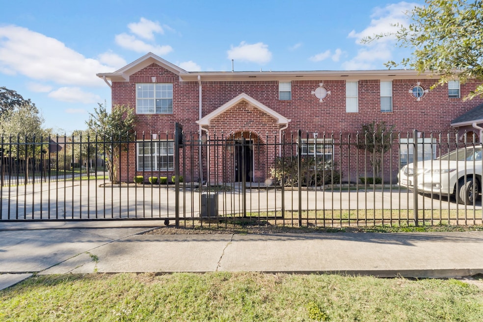 4838 Delano St unit A, Houston, TX 77004 - photo 1