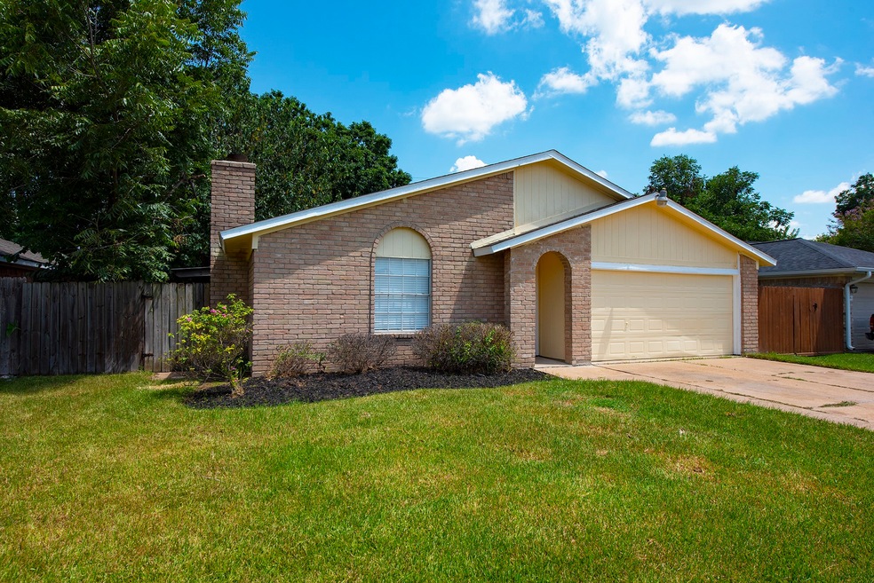 10802 Mackenzie Dr, Houston, TX 77086 - photo 1