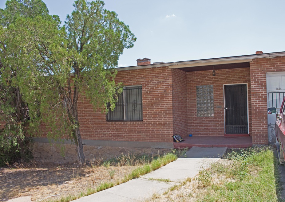 2712 Frankfort Ave, El Paso, TX 79930 - photo 1
