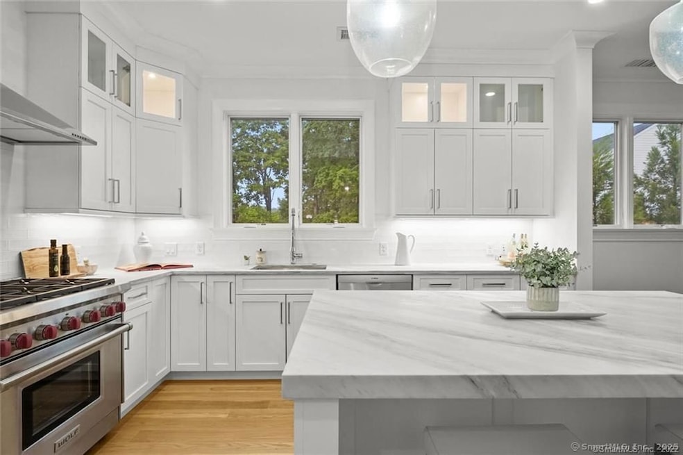 Sold $1,380,000 • Co-Listing Agent