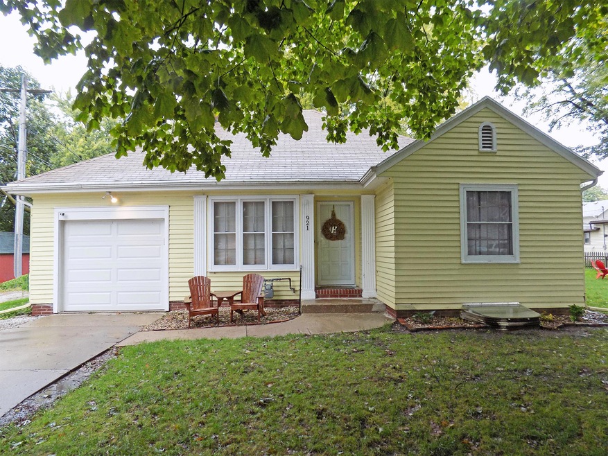 921 - 2nd Street, Boone