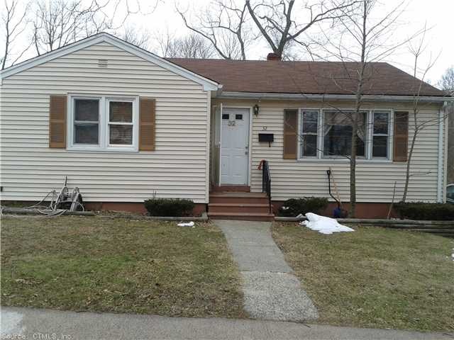 32 Highview Ln, New Haven, CT 06513 - photo 1