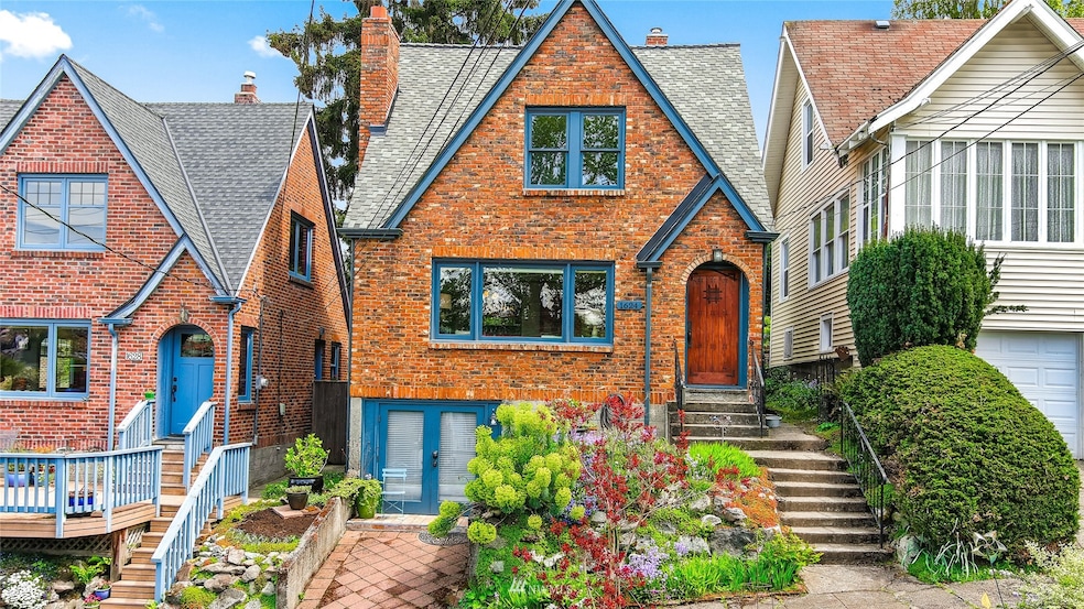 Sold $1,100,000 • Co-Listing Agent