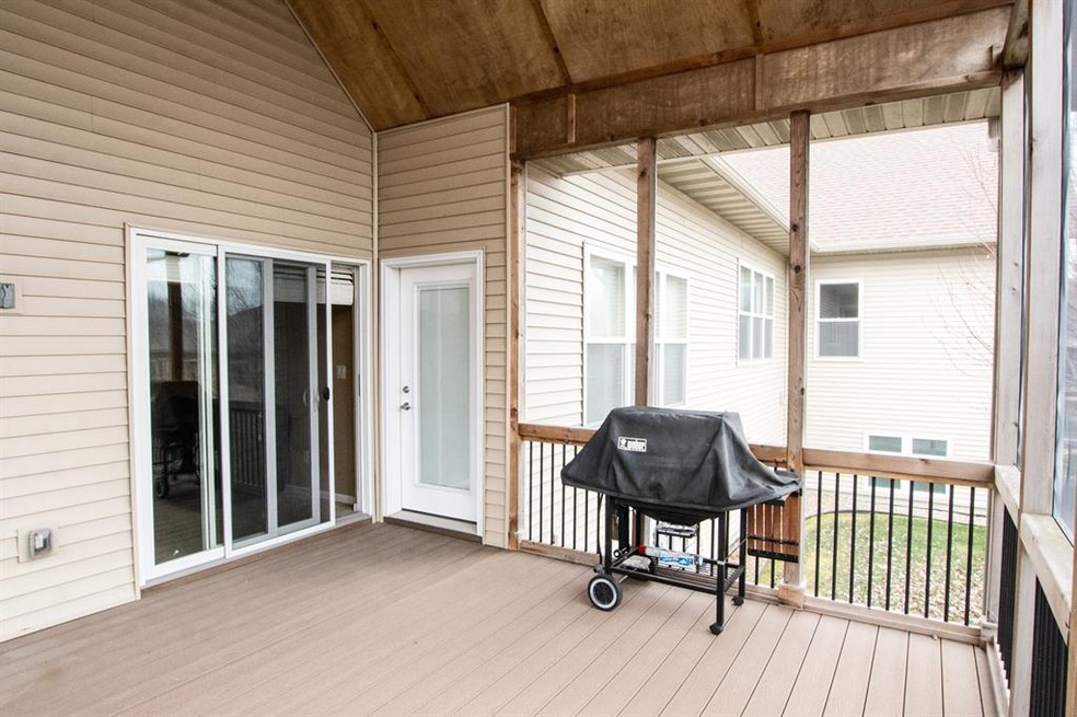 3930 Red Cedar Dr NE unit B, Cedar Rapids, IA 52402 - photo 1