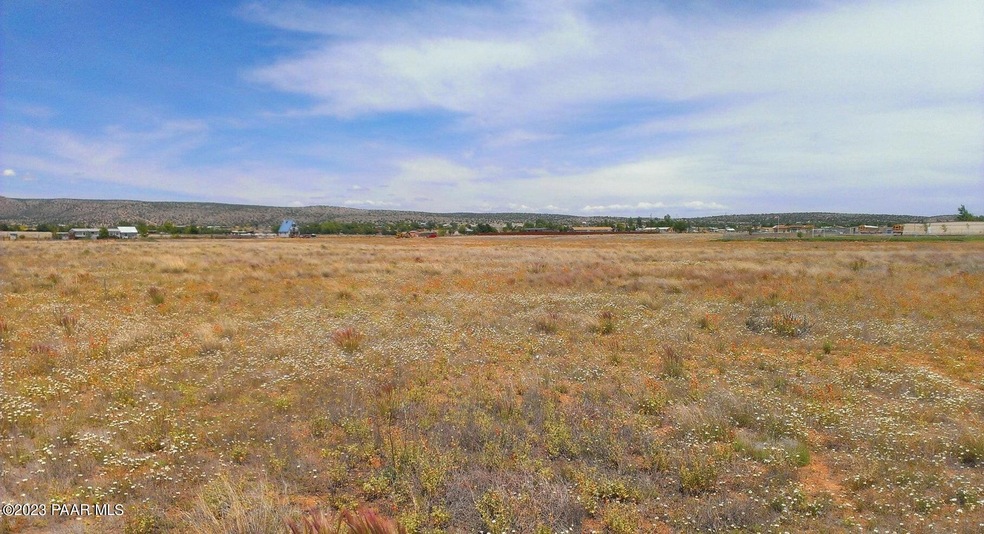 24755 N Stump Rd, Paulden, AZ 86334 - photo 1