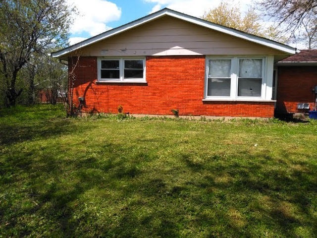 3207 Oak Ct, Hazel Crest, IL 60429 - photo 1