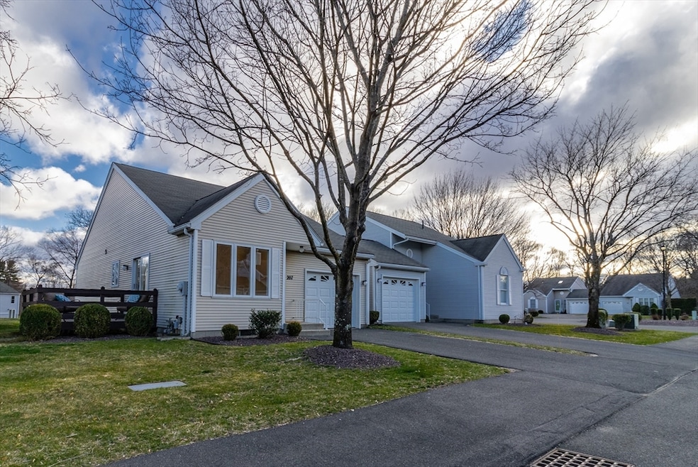 207 Alvord Place, South Hadley, MA 01075 - photo 1