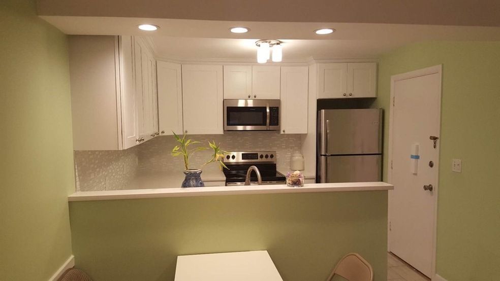 73 Walnut St unit 11, Newtonville, MA 02460 - photo 1