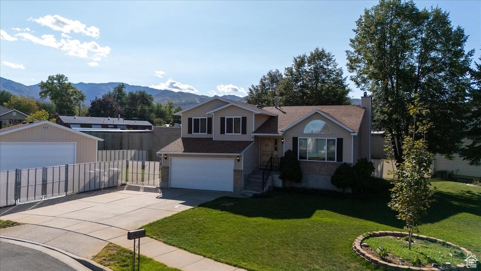 Under Contract $549,900 • Co-Listing Agent