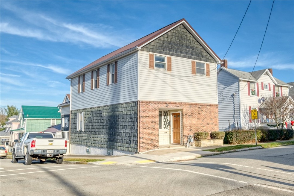 426 Emerson St, Vandergrift, PA 15690 - photo 1