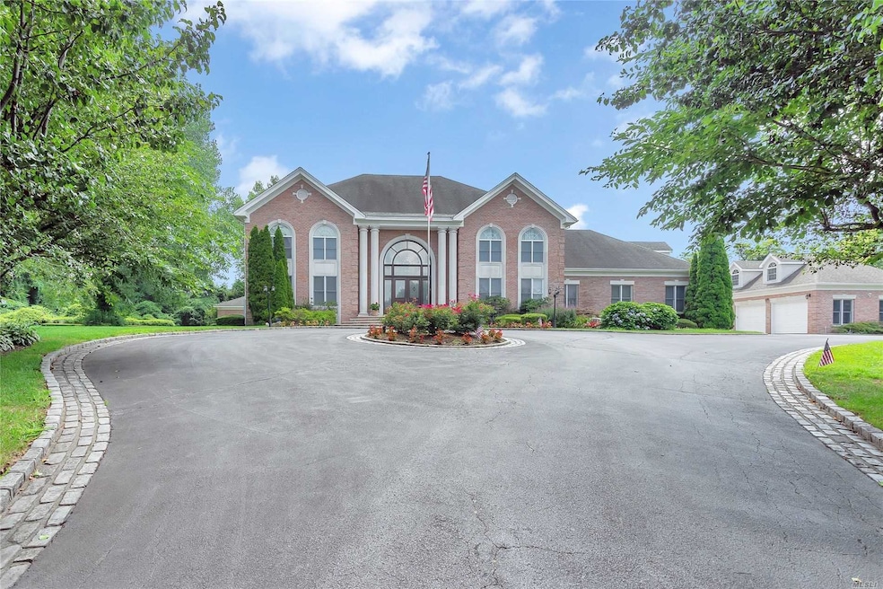 33 Stirrup Dr, Glen Head, NY 11545 - photo 1