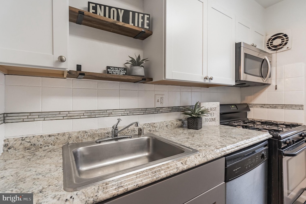 9461 Fairfax Blvd unit 104, Fairfax, VA 22031 - photo 1