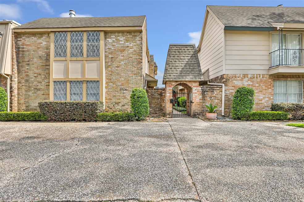 Welcome to 5524 Beverlyhill St #4!