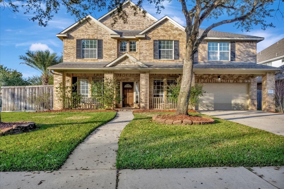 1020 Walnut Pointe, League City, TX 77573 - photo 1