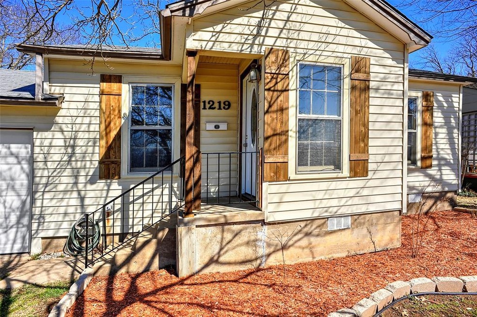 1219 W Munson St, Denison, TX 75020 - photo 1