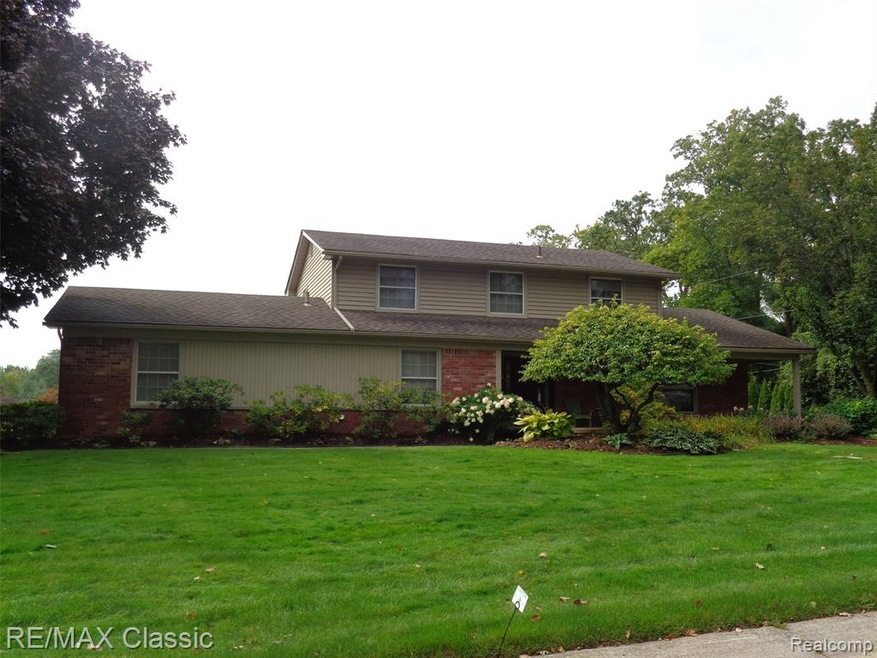 BEAUTIFULLY PROFESSIONAL LANDSCAPED FRONT ENTRY