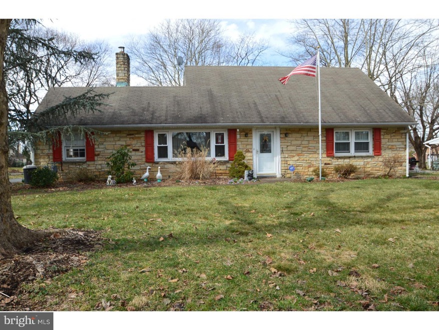 105 Kendon Dr, Easton, PA 18045 - photo 1