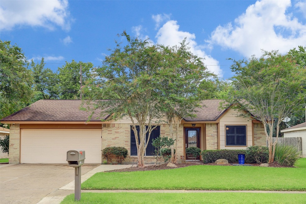 Welcome to 2510 Cobble Ridge Drive in Pheasant Cre