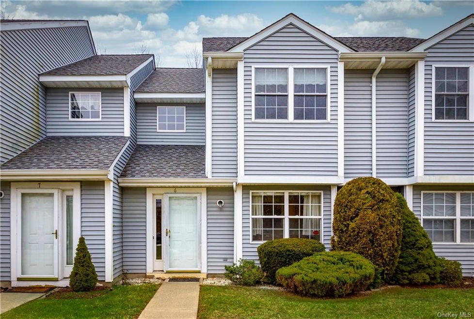 6 Evergreen Way, Pawling, NY 12564 - photo 1