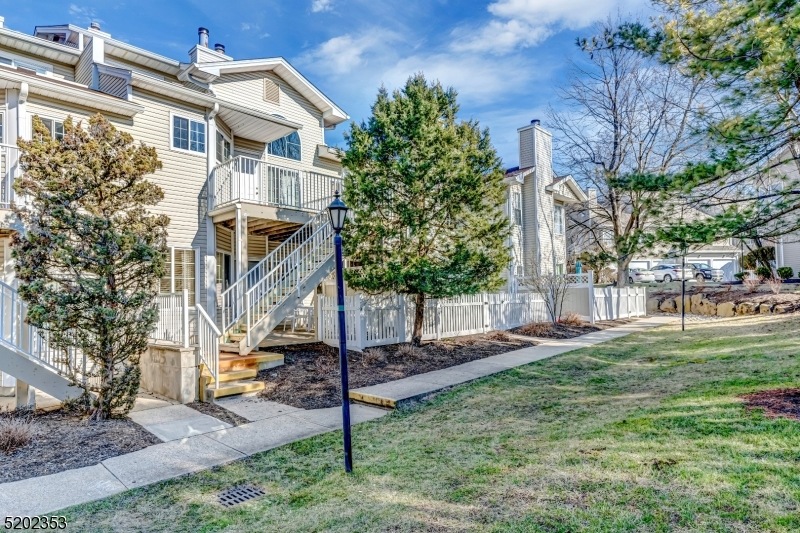 28 Academy Ct, Bedminster, NJ 07921 - photo 1