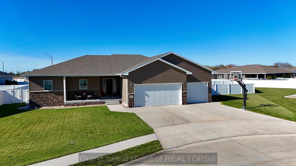 3310 Pinehurst Place, Grand Island, NE 68803 - photo 1