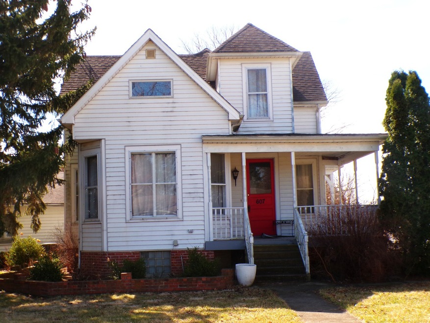 607 E Washington St, Downs, IL 61736 - photo 1