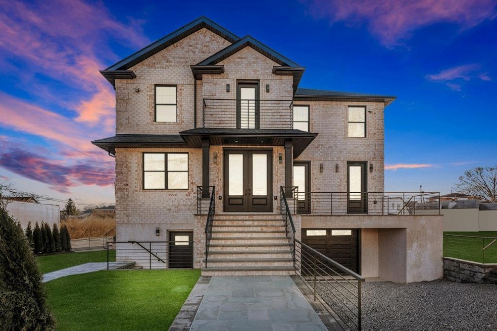 1 Victoria Ln unit 1B, Yonkers, NY 10701 - photo 1