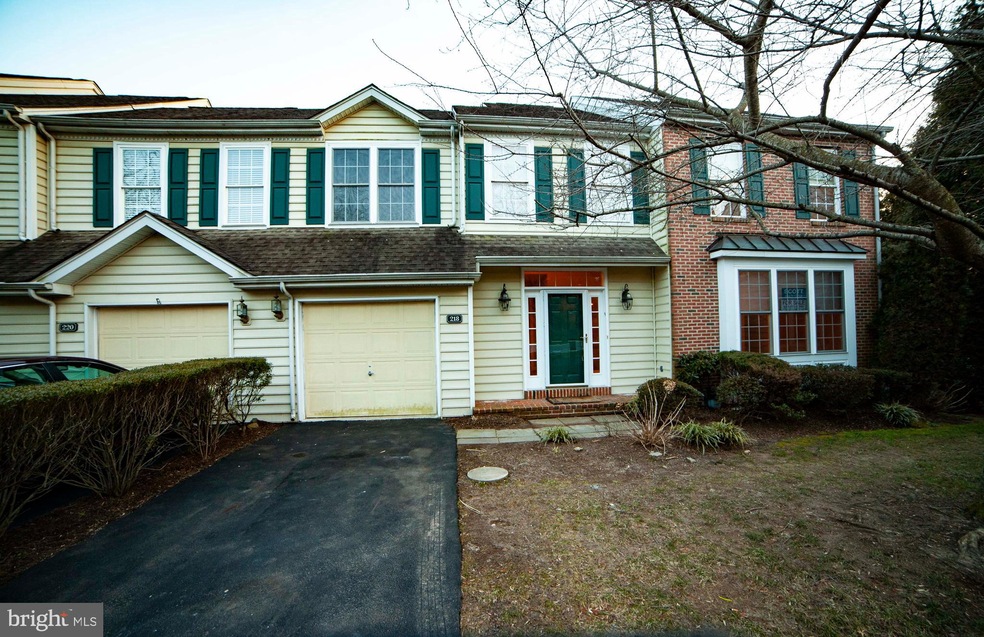 218 Hillsboro Mills Ln unit 50, Wallingford, PA 19086 - photo 1