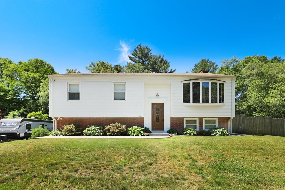 428 Gulf Rd W, South Dartmouth, MA 02748 - photo 1