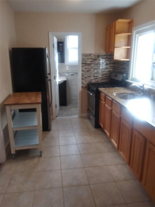 102 Oakland Ave unit 2, Jersey City, NJ 07306 - photo 1