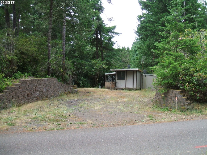 125 Sailor Ln, Florence, OR 97439 - photo 1