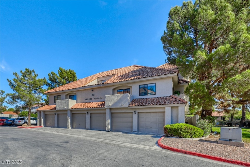 2603 S Durango Dr unit 203, Las Vegas, NV 89117 - photo 1