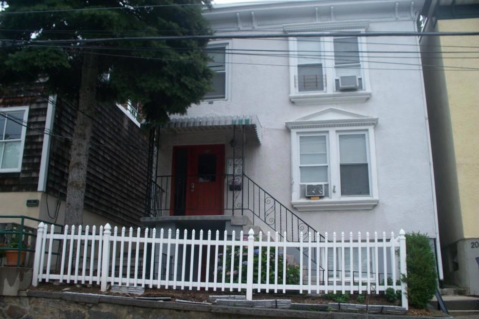 22 N Astor St, Irvington, NY 10533 - photo 1